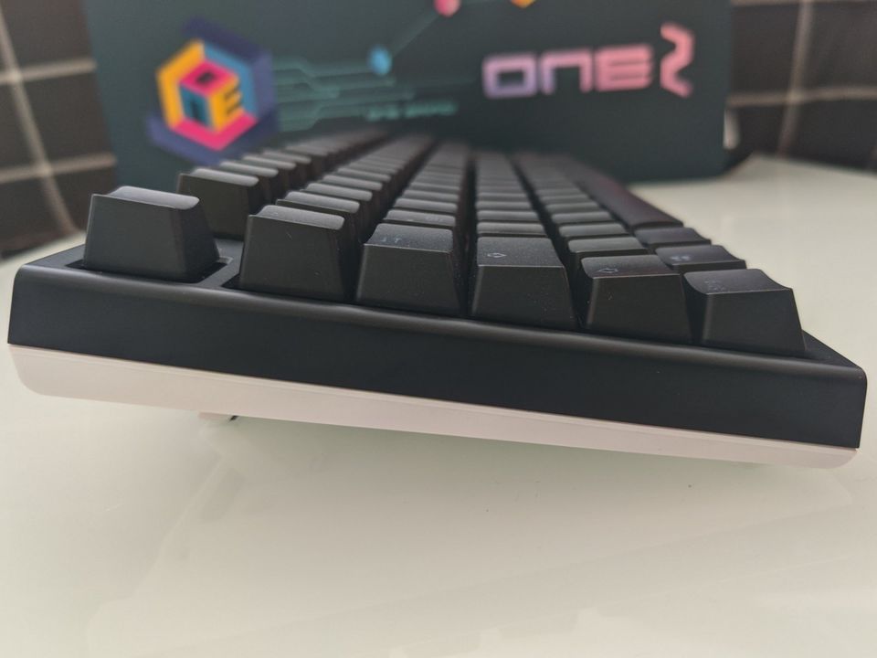 Ducky One 2 Blue LED TKL Cherry MX Brown Mechanische Tastatur in Berlin