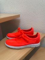 Vans Sneaker Ultracrush lite, feuerrot/ neonrot, Größe 42 Nordrhein-Westfalen - Ratingen Vorschau