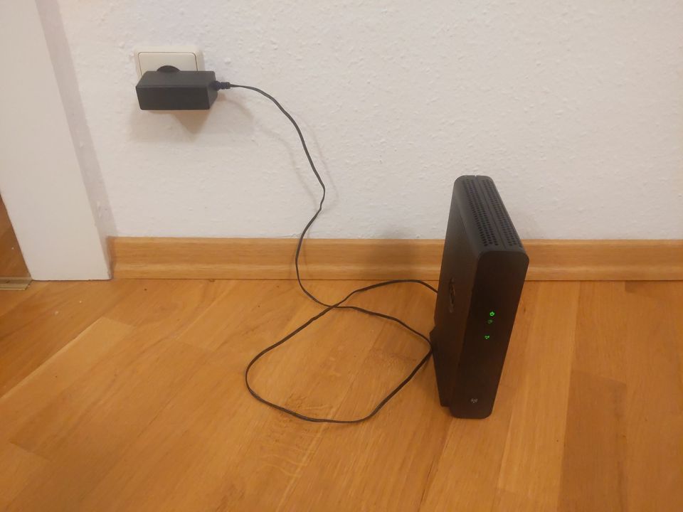 Wifi Router CH7466CE - KabelBox in Dresden