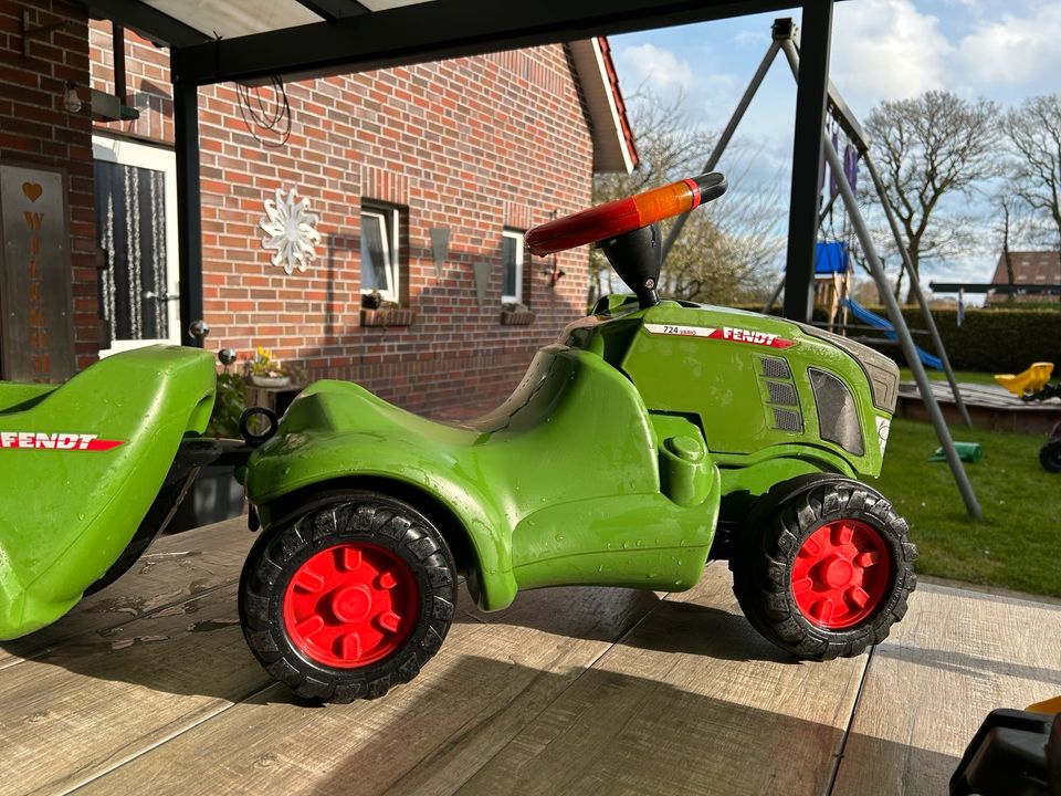 Rollytoys Fendt Bobbycar mit Anhänger in Firrel