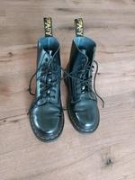 Dr. Martens 8 Loch Stiefeletten sehr guter Zustand Gr. 40 Sachsen - Lichtenberg/Erzgebirge Vorschau