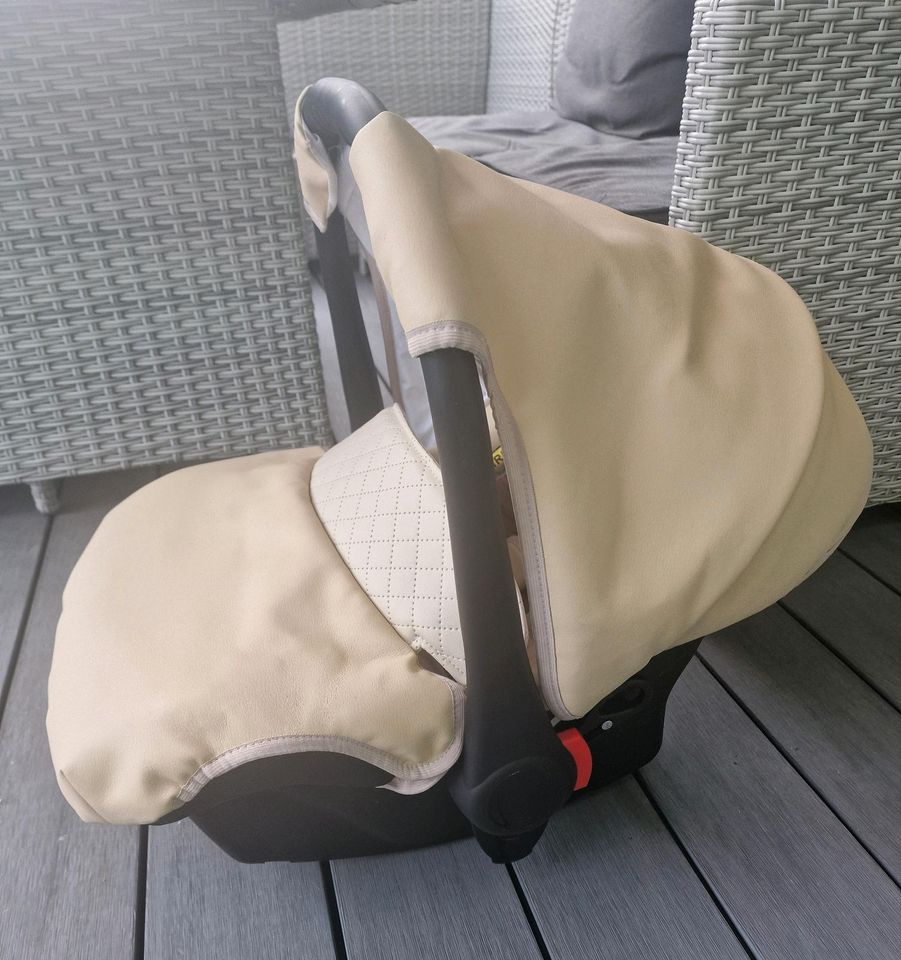 Babyschale inklusive Tasche in Genthin