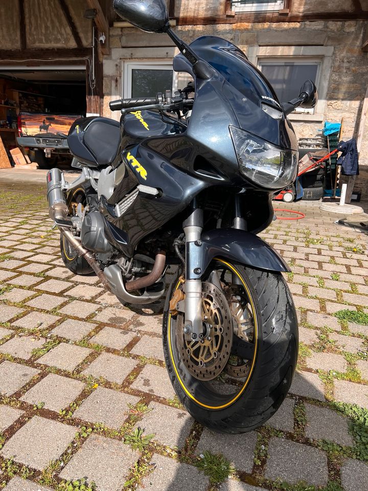 Honda VTR 1000 F in Schrozberg