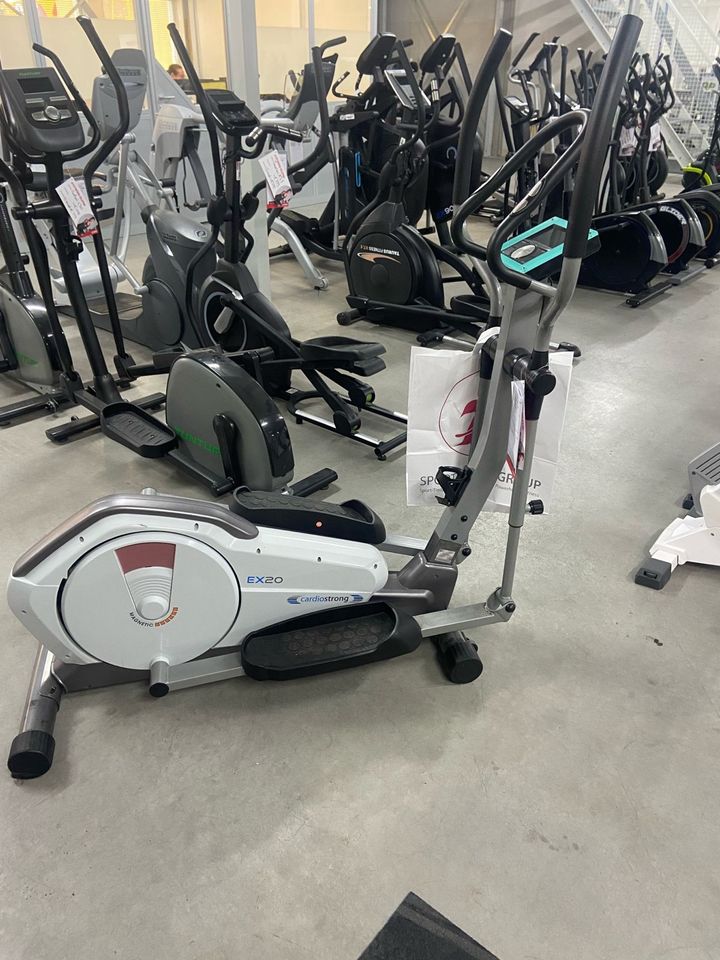 cardiostrong crosstrainer ex20  Neupreis 800 Euro in Wiesbaden