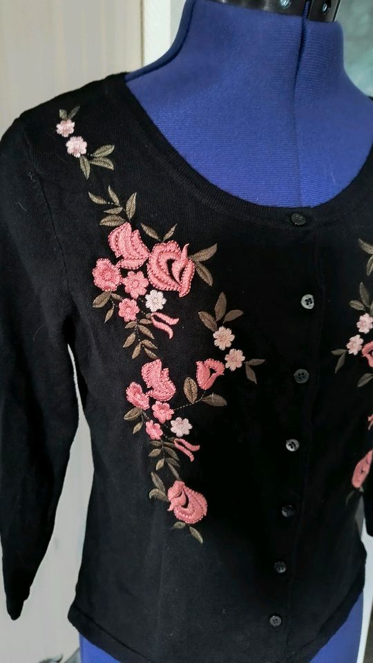 Cardigan Strickjacke Orsay mintgrün oder schwarz floral Blumen in Redefin