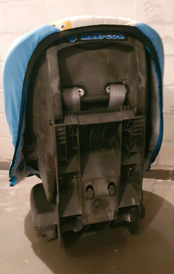 Kindersitz Maxi-Cosi 9-18 kg in Berlin