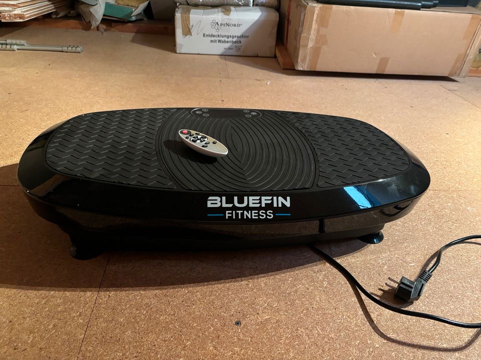 Bluefin Fitness 3D Dual-Motor Vibrationsplatte in Bad Berleburg