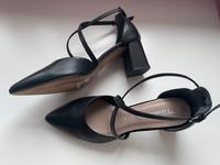 Tamaris Damen Riemchen Spangenpumps, Gr. 39, Neu Niedersachsen - Nörten-Hardenberg Vorschau