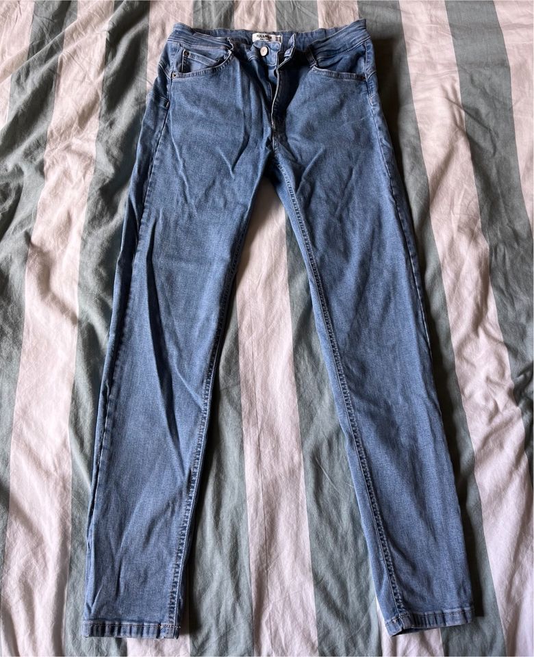 Jeans Pull&Bear hellblau 42 Skinny Jeans in Minden