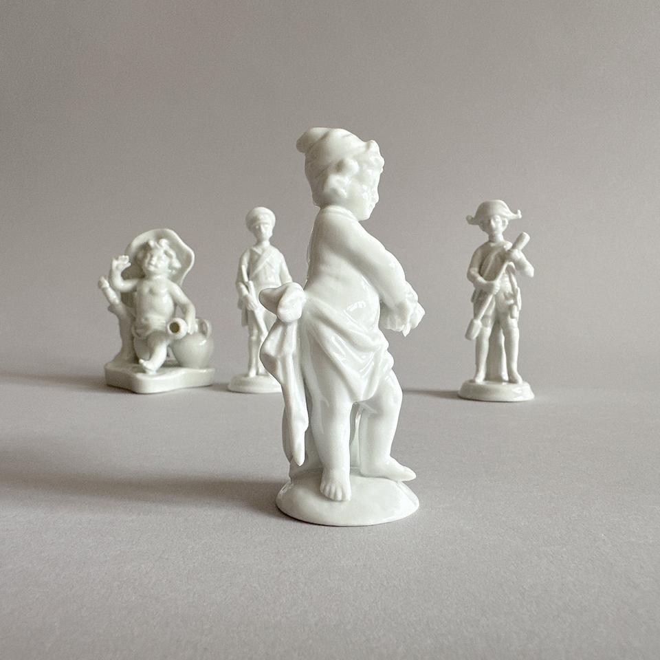 Volkstedt Porzellanfiguren 4er-Set – Klassische Sammlerstück in Backnang