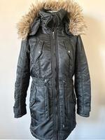 Schwarze warme Jacke / Parka von Yessica Outwear, Gr. 40 Brandenburg - Panketal Vorschau