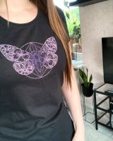 T-Shirt schwarz lila Motte Niedersachsen - Soltau Vorschau