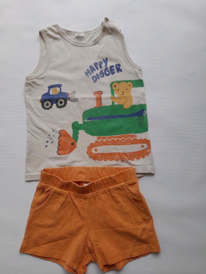 Set Gr. 92 Shorts 2 T-Shirts in Kayhude