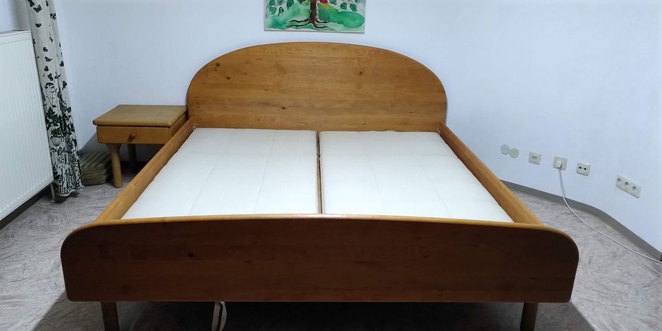 Team 7 Doppelbett (2m), Erle geölt, inkl. 2 Nachttische in Bindlach