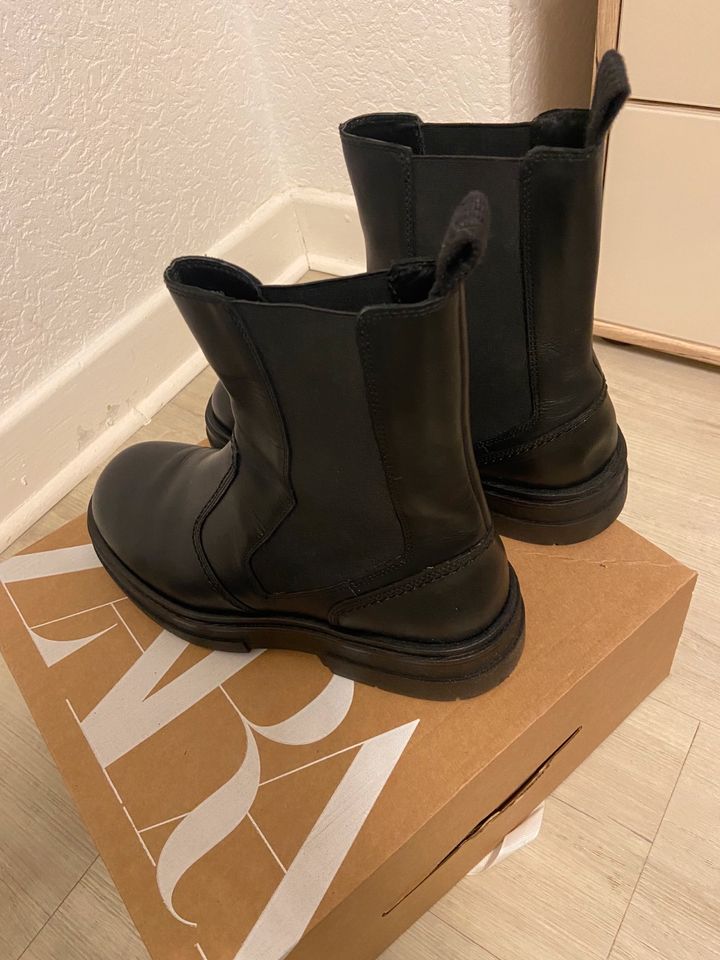 Zara Herren Boots Leder in Viersen