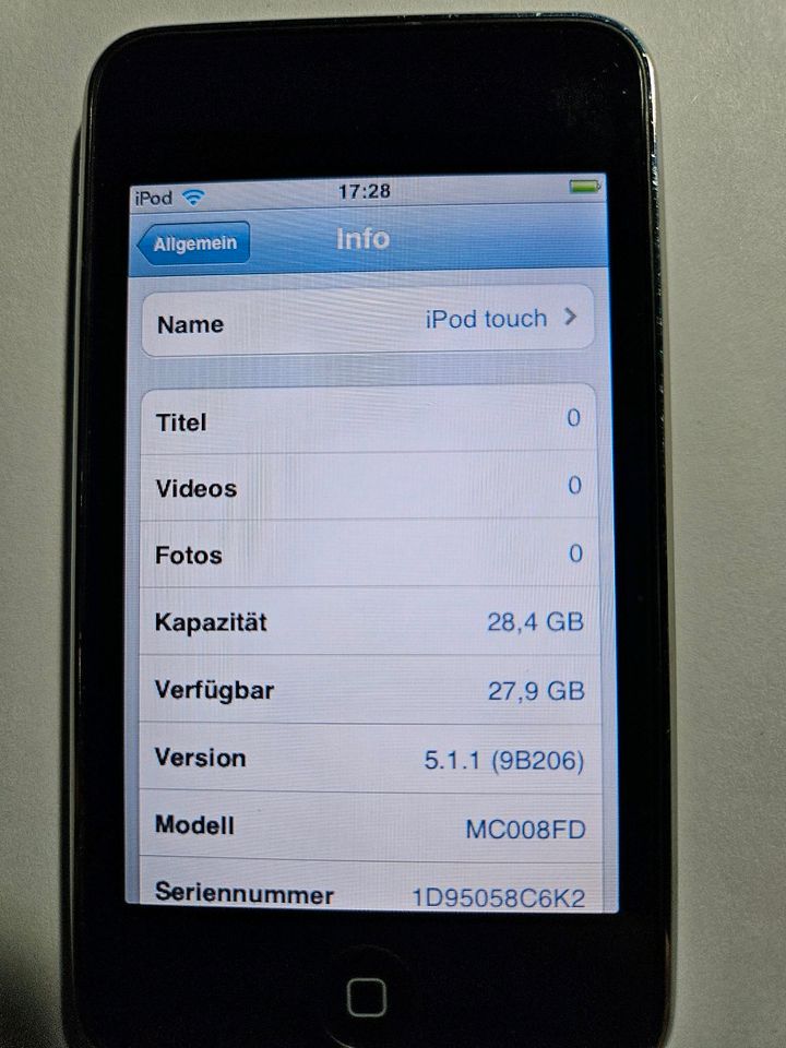 Apple IPod touch A1318  32GB  3 Generation in Roxel