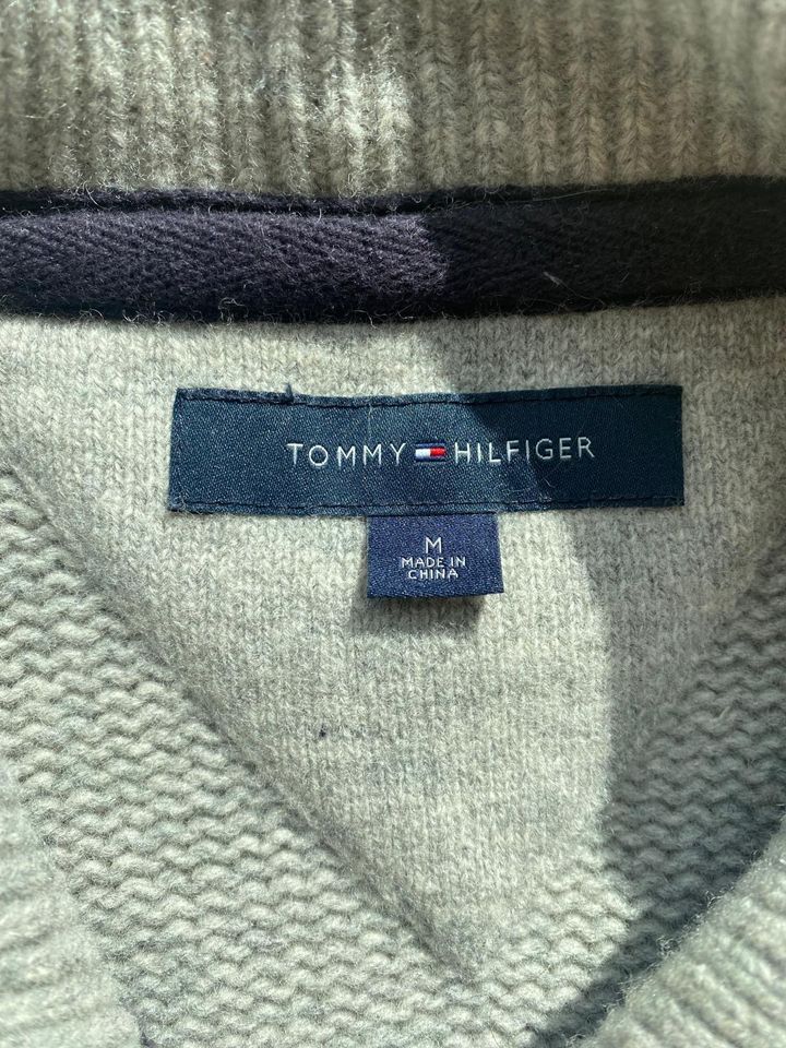 Tommy Hilfiger Strickjacke Gr. M in Schweinfurt