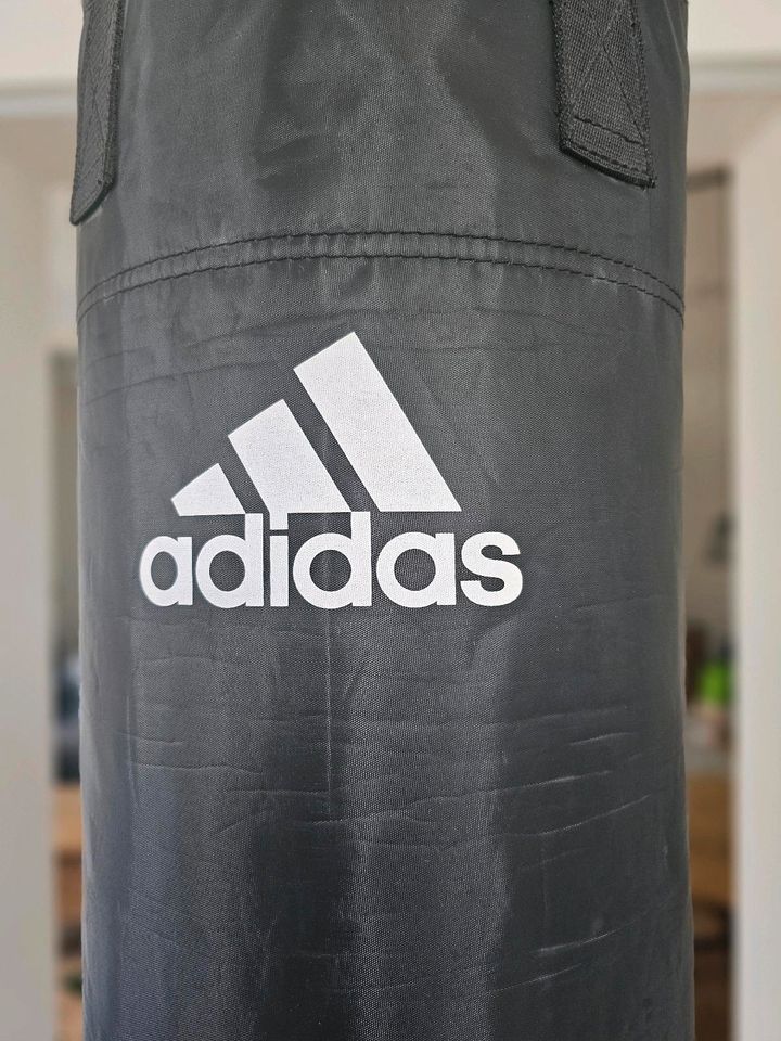 Boxsack inkl. Handschuhe adidas in Dresden