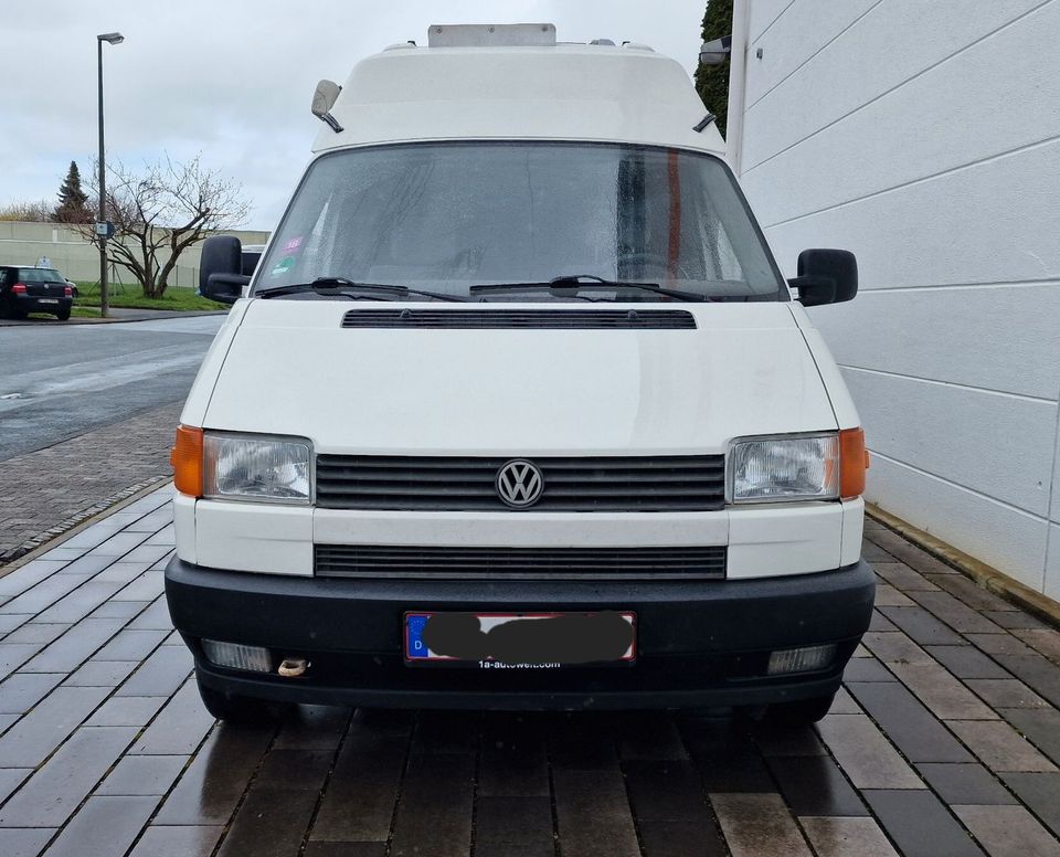 Volkswagen T4 Karmann, WC, Dusche, Küche, Markise in Friedrichsdorf