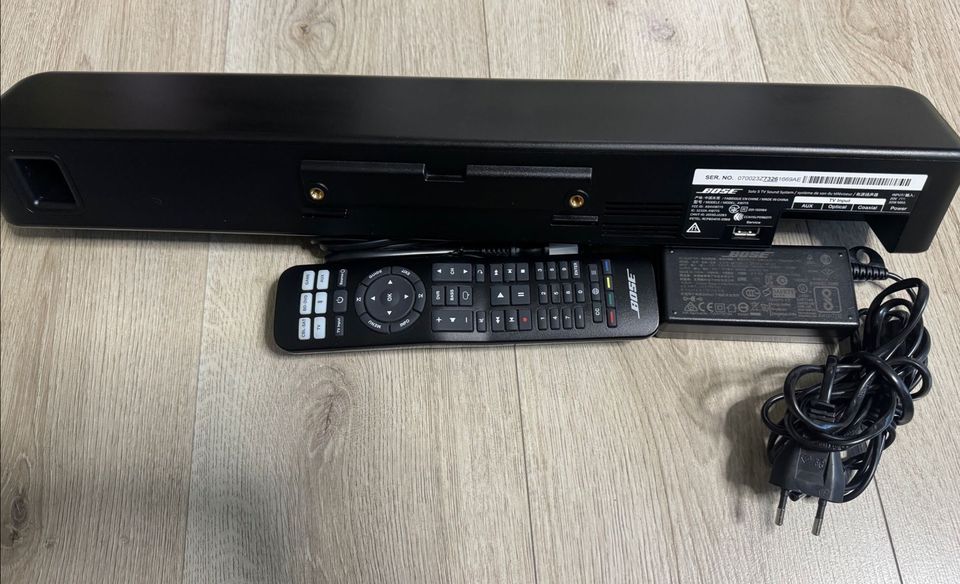 Verkaufe eine Bose Solo 5 TV Soundsystem mit Bluetooth Sound-Bar in Berlin