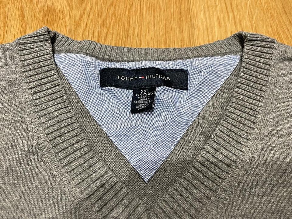 Tommy Hilfiger Pulli Herren Grau XL in Stuttgart