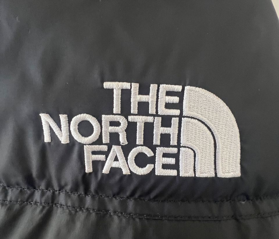 The North Face Nuptse Daunenjacke in Essen