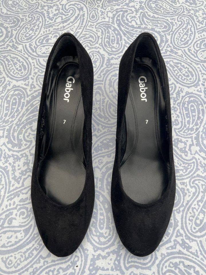 Gabor Pumps Wildleder 40,5 Schwarz Absatz 6 cm in Dannewerk