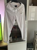 Weiße Jogginghose von Nike, Größe S Nordrhein-Westfalen - Köln Vogelsang Vorschau