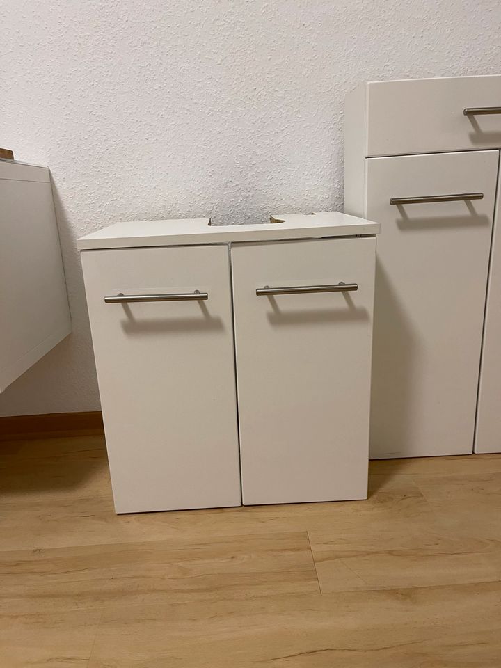 3teilige Badezimmermöbel weiß hochglanz, neuwertig in Köln