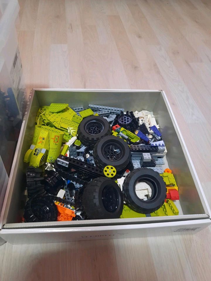 Kiste voller Lego in Gelsenkirchen