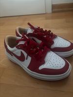Nike rot weiß Nordrhein-Westfalen - Erftstadt Vorschau