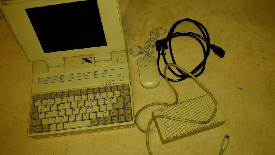FMA3300 Laptop - "Vintage" - Sammlerstück ? in Ammersbek