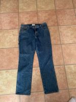 Jeans gebraucht Größe 33/32 pro Stück 12€ Hessen - Obertshausen Vorschau