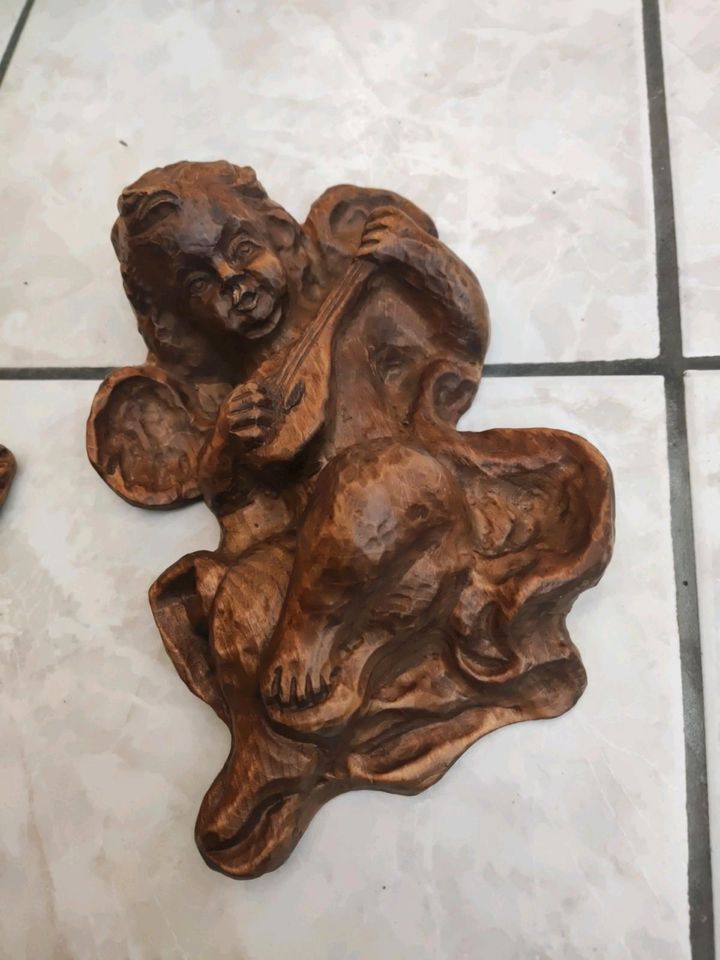 Engel Figur Holz geschnitzt in Gummersbach