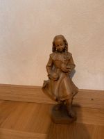 Holzfigur Mädchen mit Taube ca. 24 cm hoch Bayern - Sulzbach a. Main Vorschau