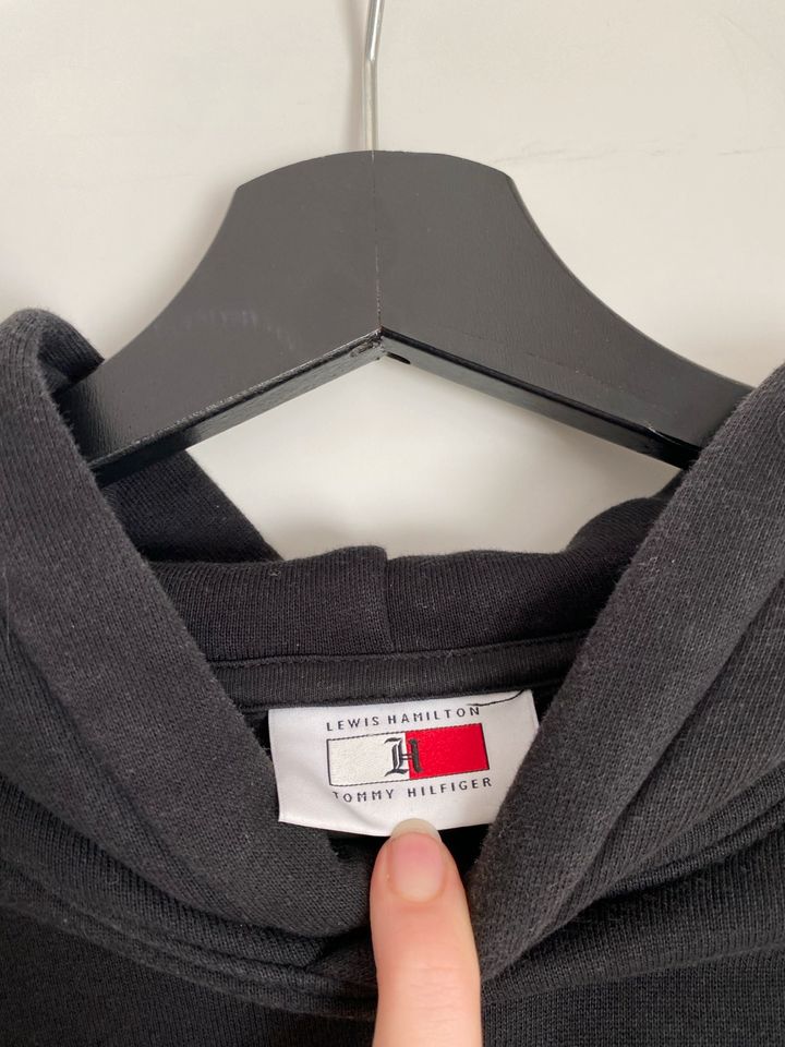 Pullover von Tommy Hilfiger x Lewis Hamilton - Größe M in Bad Kreuznach