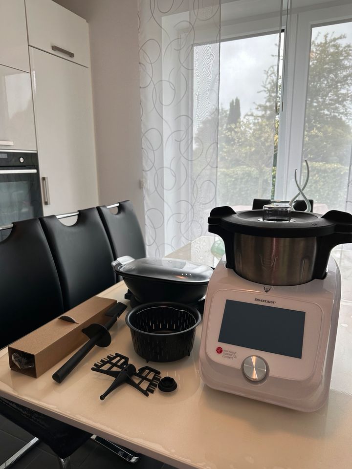 Silvercrest Monsieur Cuisine connect Küchenmaschine in Bremerhaven