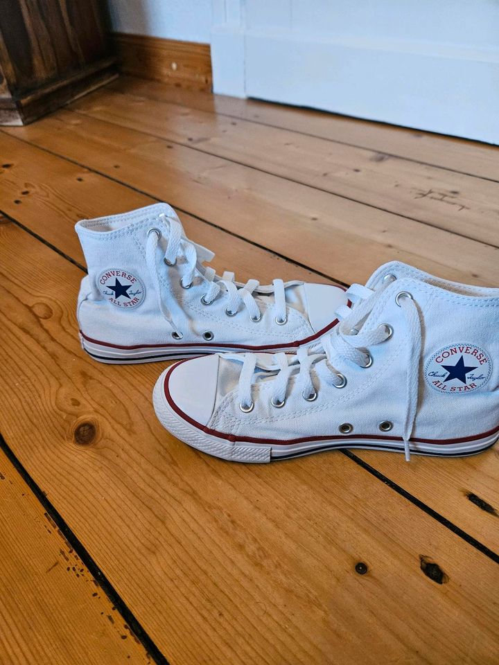 Schuhe Converse Chucks Gr. 35 (21,5cm) in Höxter