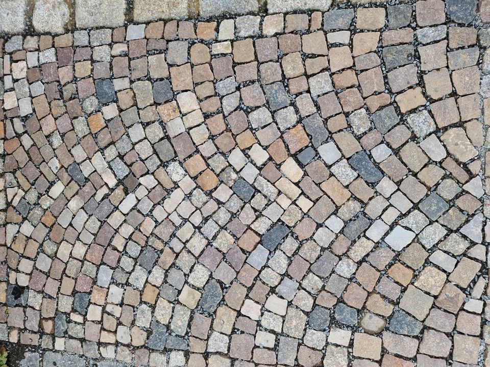 Pflastersteine gebraucht, bunt, Mosaikpflaster in Wermsdorf