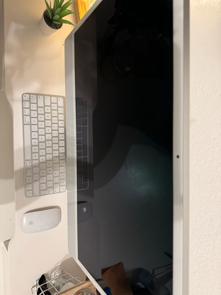 iMac 21, 24" 4.5K Retina Display² in Frankfurt am Main