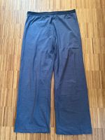 Tchibo Dunkellila Gr. 44/46 dünne Relaxhose Yogahose Sporthose Hessen - Gießen Vorschau