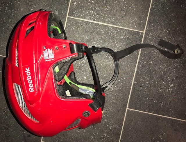 Eishockey Helm Reebok in der Größe Gr. S/ 11 K /46-56cm in Bayern - Bad  Kissingen | eBay Kleinanzeigen ist jetzt Kleinanzeigen