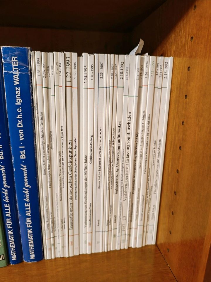 Baubücher Chemie Bücher physikbücher haushaltserrümpelung Sammler in Lüdenscheid