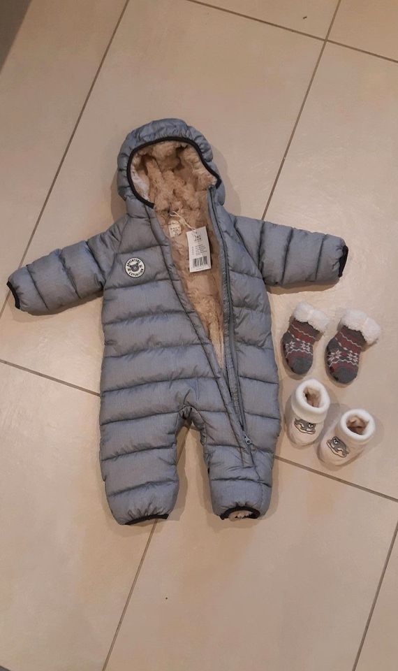 ab 1€ - Socken, Winteroverall, Überzieher, Gr. 62/68 in Mauritz