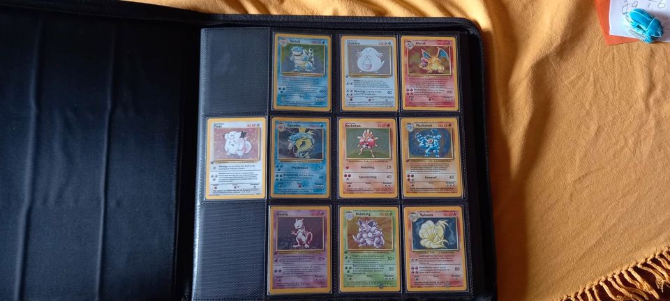 Pokémon Karten Base Set Oldschool Collection in Berlin