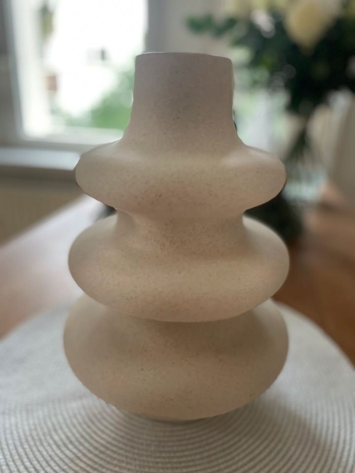 Vase aus Steingut H&M gross in Stuttgart