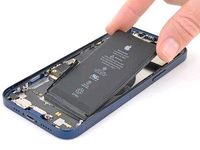 Apple iPhone 12 - Akku Austausch Wechseln Reparatur Niedersachsen - Göttingen Vorschau