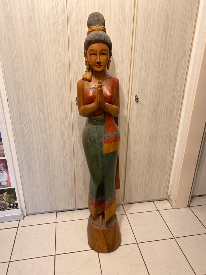 Holzfigur: "Thai-Frau" aus 1 Stamm gefertigt, 152 cm | Duisburg in Dormagen