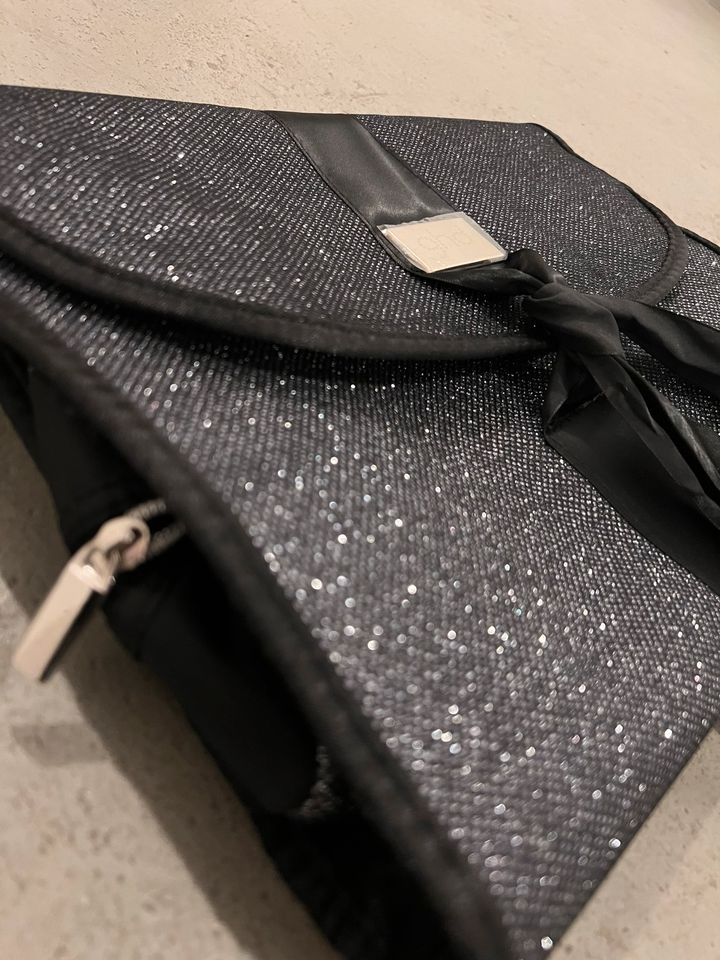 GHD Tasche für Glätteisen und Kosmetik in Wiesbaden