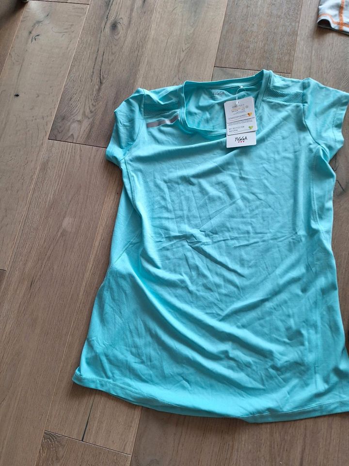 Mädchen Sport/Funktions Tshirts/Tops Gr. 152 in Wankendorf